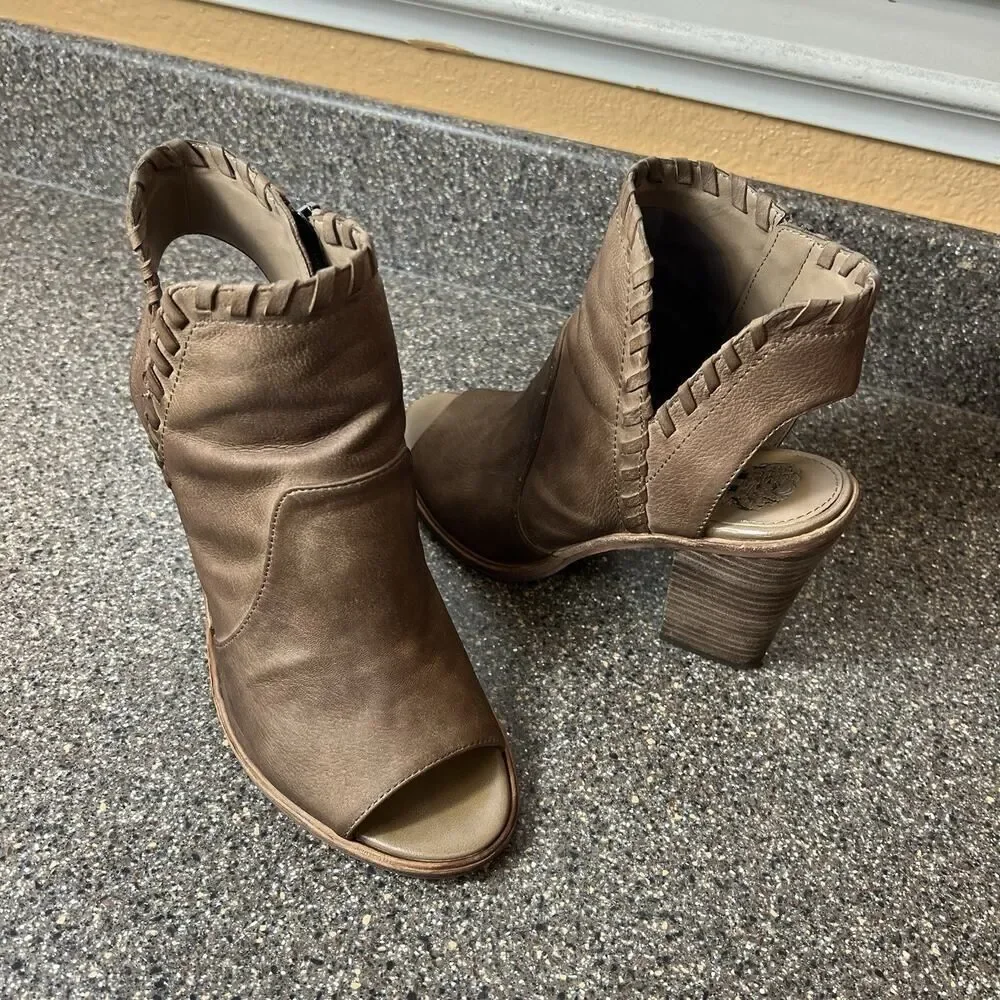 Vince Camuto Womens Size 8 M Brown Leather Peep Toe Ankle Sling Back Block Heels